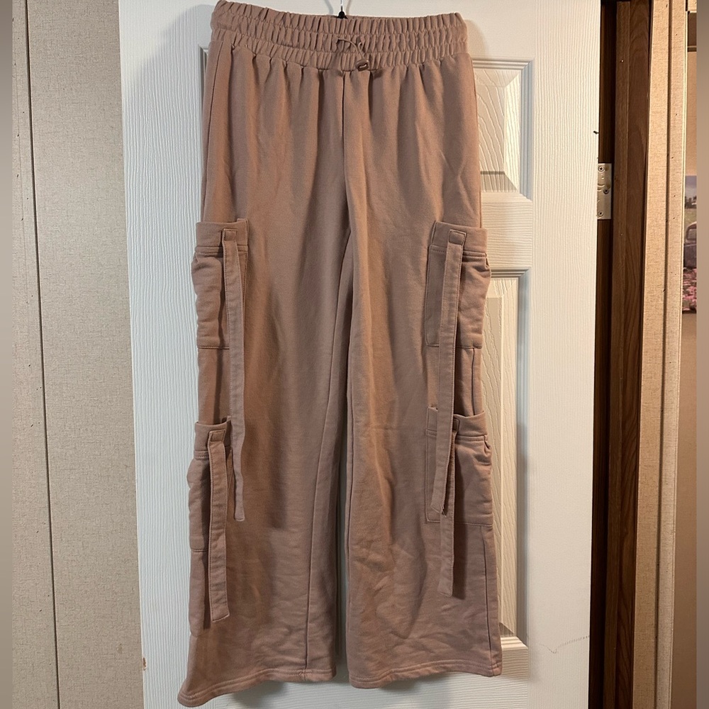 Forever 21 pink pants